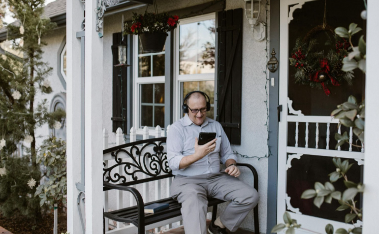 How an Online Life Coach Can Transform Your Personal Growth Journey